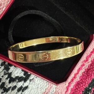 14K Yellow Gold Bangle Bracelet